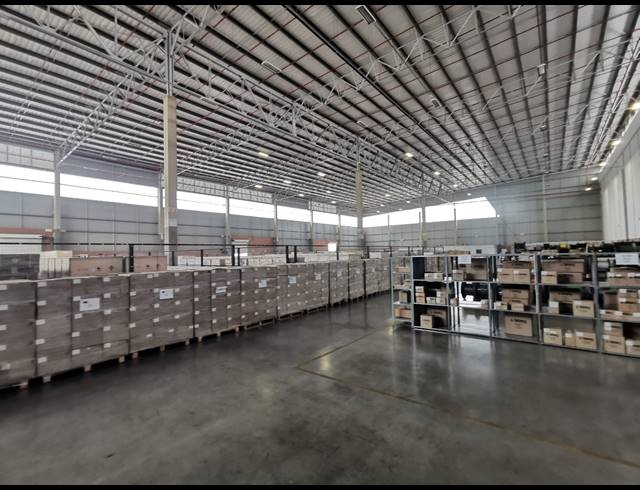 9,725M² WAREHOUSE TO LET IN STERKFONTEIN AH